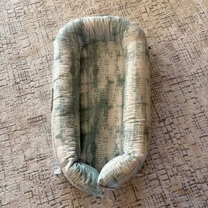 Dockatot Deluxe+ Dock The All In One Portable Baby Marine Shibori